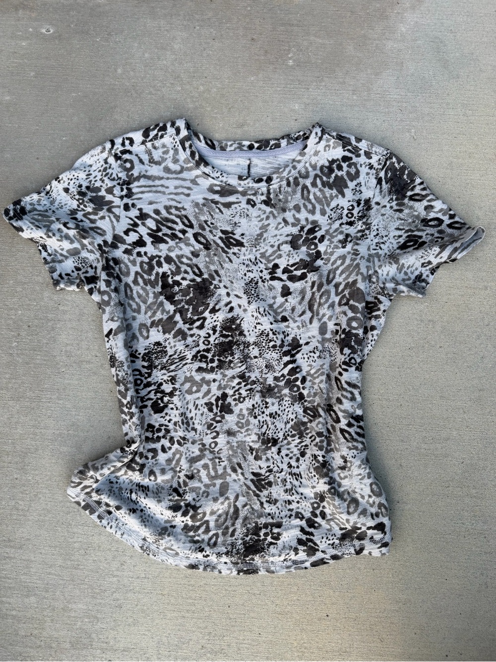 Anthropologie Pilcro Indie Sleaze Animal Print Tee - Grey / Black
Size:S